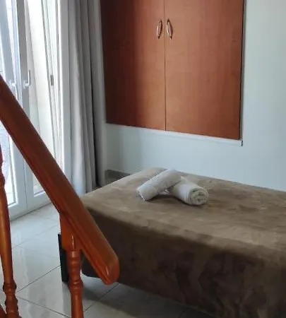 Skabus - Apartment Liapades